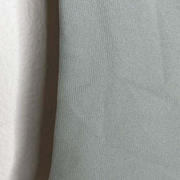Babaton Aritzia Contour Crop Tank Top Dusky Green Womens Size XS Sage Minimalist - Picture 2 of 6